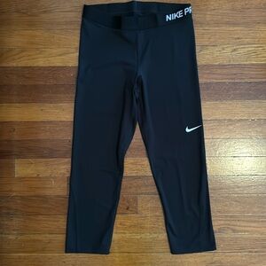 Womens Nike Pro Cool Capri leggings